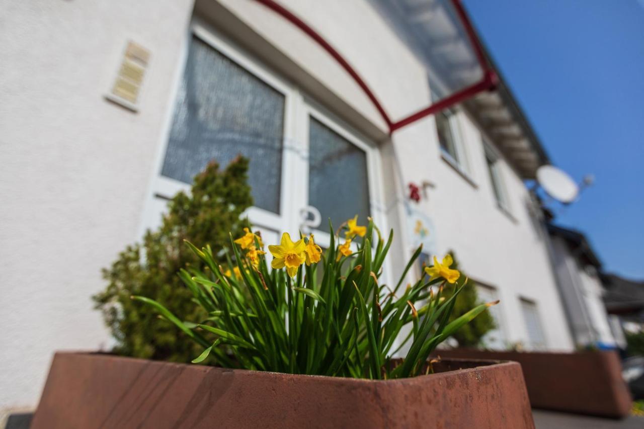Haus Flora - Ferienwohnungen Cochem Dış mekan fotoğraf