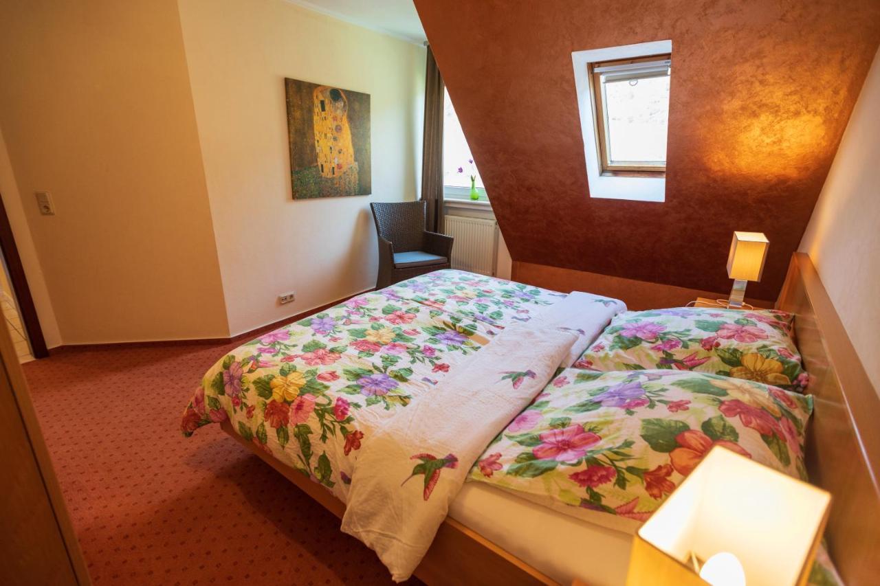 Haus Flora - Ferienwohnungen Cochem Dış mekan fotoğraf