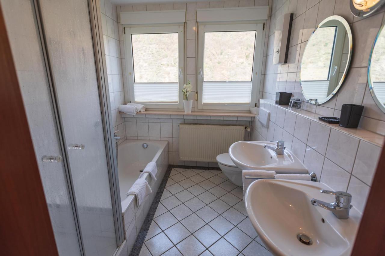 Haus Flora - Ferienwohnungen Cochem Dış mekan fotoğraf