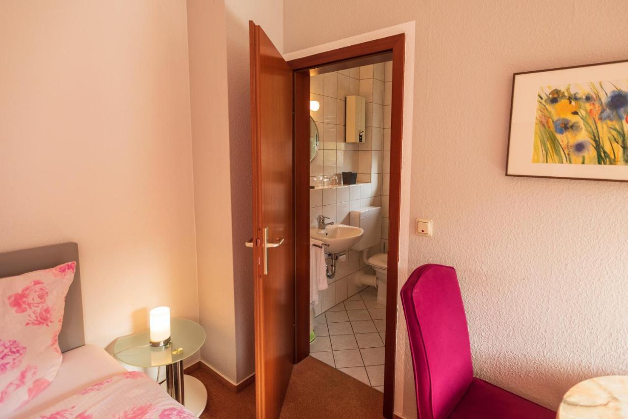 Haus Flora - Ferienwohnungen Cochem Dış mekan fotoğraf